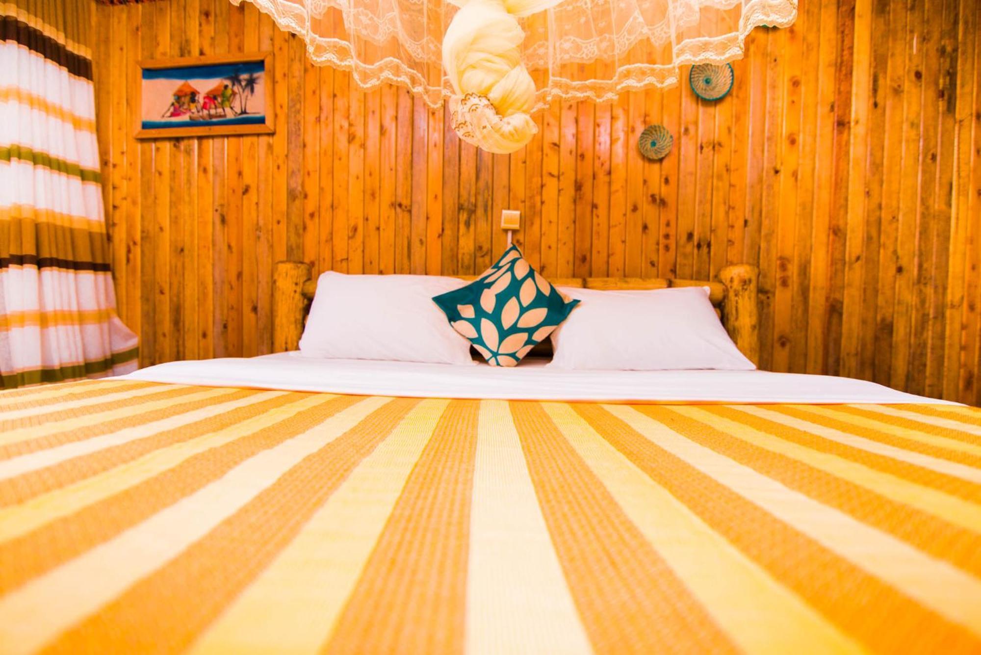 Hawk'S Eye Lodge Bunyonyi Kabale Номер фото